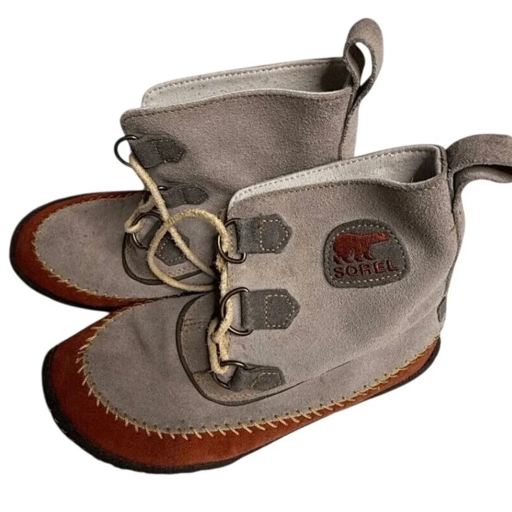 Sorel Campus Boot Quarry‎ Grey Red Suede Lace Up Ankle Boots NL1940-103 Womens 7